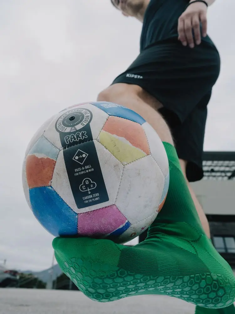 Grip Socks oder Fußballsocken von Novosoxx in Grün, mit noch mehr Traction für Herren und Damen